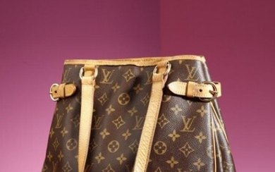 Louis Vuitton, Shoulder bag.