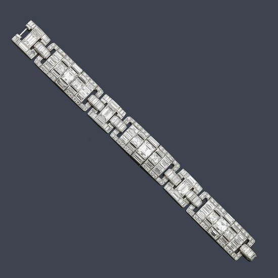 Large bracelet comprising 228 diamonds of approx. 37.70