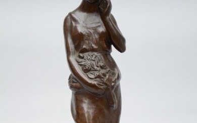 Leon Sarteel : sculpture en bronze 'fille portant des fleurs' ??(h52cm)
