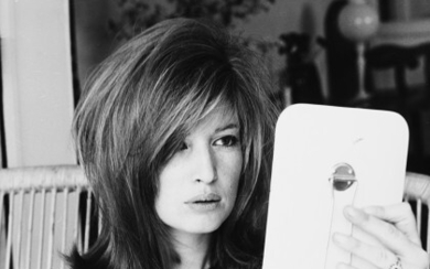 ANGELO FRONTONI ( 1929 - 2002 ) , Monica Vitti 1970 ca. Vintage gelatin silver print. Photographer's credit stamp and titled verso. 6.09 x 4.57 in.