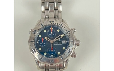 OMEGA vers 1970. Montre chronographe en acier. Modèle Seamaster prfessionnal Diver. Réf.2598.8000. Cadran noir mat...