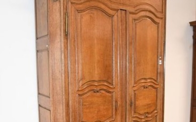 Oak paneled wardrobe (Ht.260 x 170 x 60cm)...