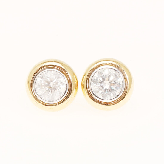 Pair of stud earrings, 750 yellow gold, brilliant-cut diamonds.