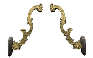 Pair of gold-coated candleholder arms gold.