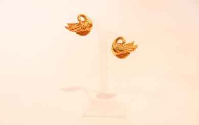 Pair of swan earrings in 18 karat yellow gold, brand, approx. 6 g.