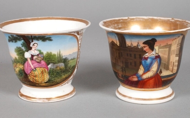 Paire de grandes tasses à becLes deux 1ère moitié du 19e siècle, non marquées, tasses...