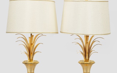Paire de lampes de table décoratives dans le style de Maison Jansen, à 3 branches,...