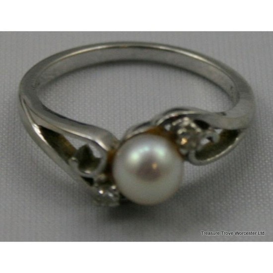 Pearl & Diamond 18ct. White Gold Crossover Ring