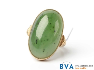 Ring with jade.