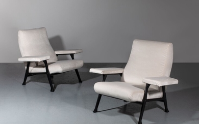 Roberto MENGHI 1920-2006Paire de fauteuils "Hall" - 1958Structure en métal laqué noir, assise et dossier...