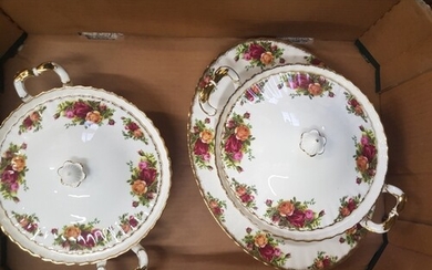 Royal Albert Old Country Roses Items to include 4 Oval Platt...