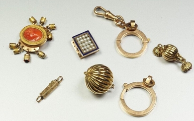Set of 7 clasps in 18K (750/oo) yellow gold including...