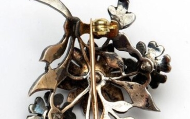 Silver and gold flower brooch, 19th century, set...