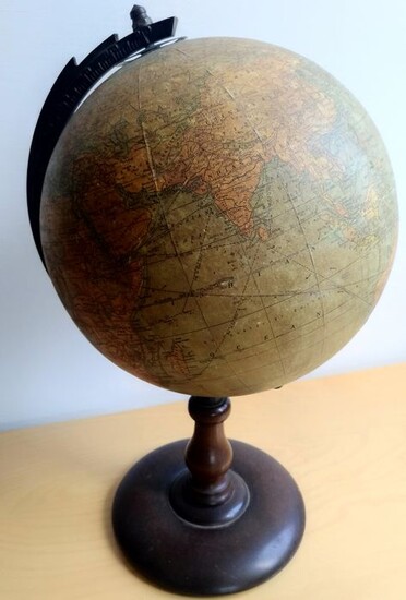 Terrestrial globe - Iron (cast/wrought), Paper, Wood - Early 19th century