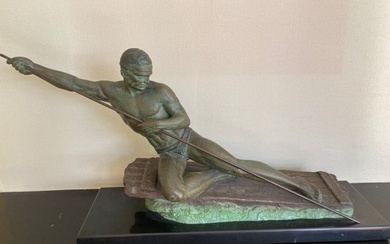 Ugo Cipriani - Sculpture, Man op vlot - 39 cm - Spelter - 1930