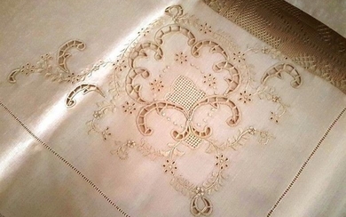 Very rich sheet in pure linen with embroidery carving and full stitch all completely by hand - Linen - AFTER 2000