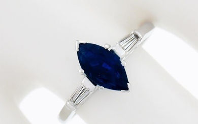 Vintage 14k White Gold 1.15ctw Marquise Sapphire & Baguette Diamond Accents Ring