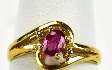Vintage 14kt Yellow Gold Ruby & Diamond Ring