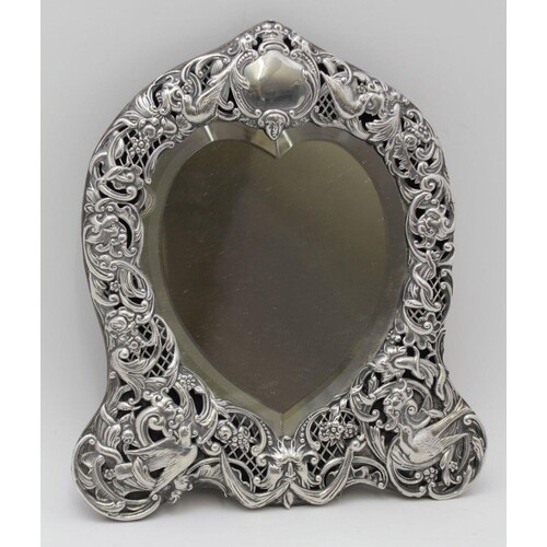 WILLIAM COMYNS, A LATE 19TH CENTURY SILVER MOUNTED DRESSING ...
