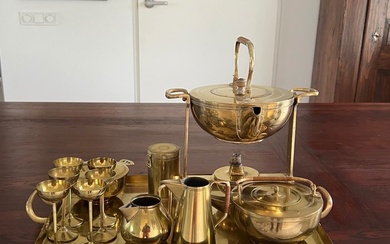 in de stijl van Jan Eisenloeffel - Coffee and tea service (14) - Copper