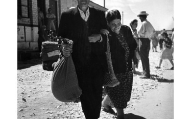 ROBERT CAPA ( 1913 - 1954 ) , Israel, couple of new immigrants 1948-1950 Vintage gelatin silver print. Artist's credit stamp and 'Cesare Coen' credit stamp on the...