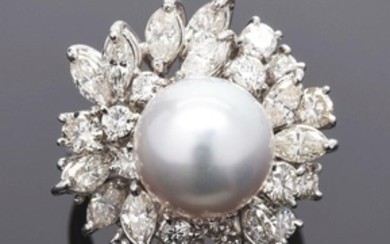 18K White Gold Diamond & Pearl Ring.