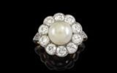 A brilliant and cultured pearl ring