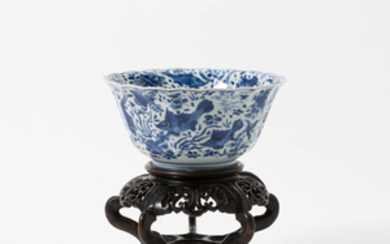 A Chinese blue and white 'crab and fish' bowl