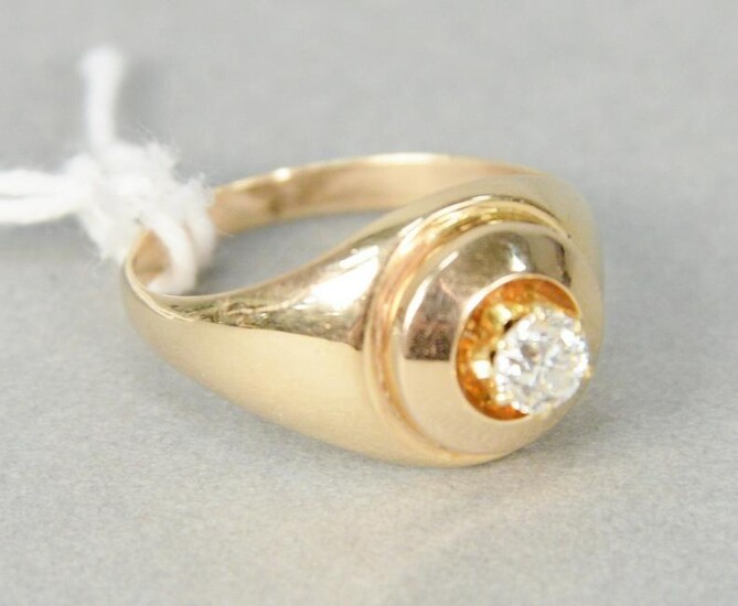 14 karat yellow gold ring set with diamond