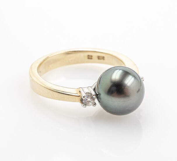 14 kt gold ring with cultured tahitian pearl...