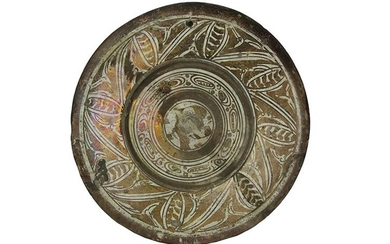 Plate Large plate with wide brim, hollow base. Majolica decorated...