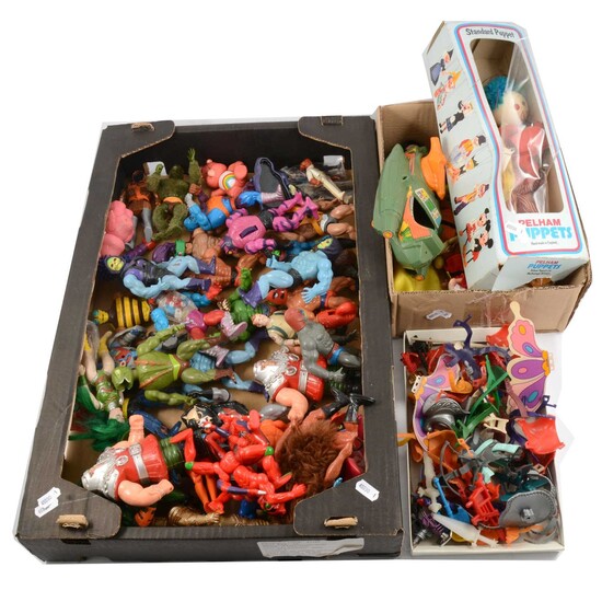 1980s action figures, 40+ including Star Wars figures and He-man