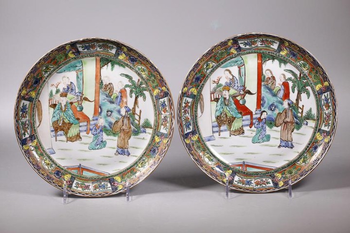 2 Chinese Famille Verte Porcelain Figural Plates