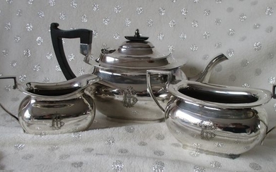 Walker & Hall - Heavy silver-plated antique tea, sugar and milk can be made around 1890/1930 with Monogram (3) - Edwardian - Silver plated