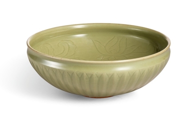 A LARGE LONGQUAN CELADON AND BISCUIT 'FLORAL' BOWL YUAN DYNASTY