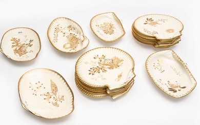 A LATE 19TH CENTURY WEDGWOOD SETTING OF SHELL FORM DISHES (SOME REPAIRS)