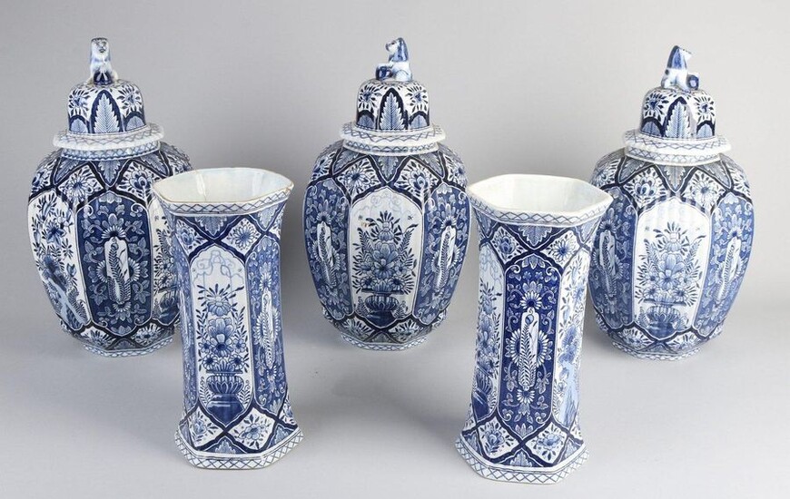 5 piece Delft cabinet set