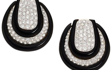 55014: Diamond, Black Onyx, Gold Earrings Stones: Full
