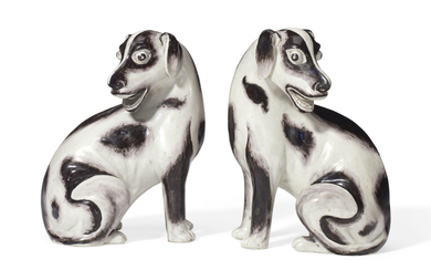 AN UNUSUAL PAIR OF CHINESE EXPORT SEATED HOUNDS, 18TH/19TH CENTURY
