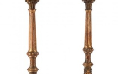 61014: A Pair of Italian Neoclassical Carved Giltwood F