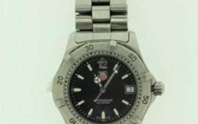 Gentlemen's Tag Heuer 3065 Professional 200m wristwatch, black dial with luminous baton hour markers, date aperture at 3...