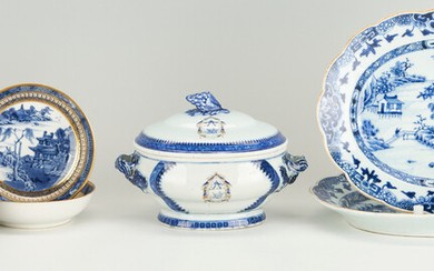 8 pcs Blue & White Porcelain incl. Chinese Export