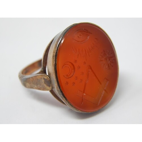 9ct Yellow Gold Masonic Seal Ring: Size N: Gross weight 7.6g