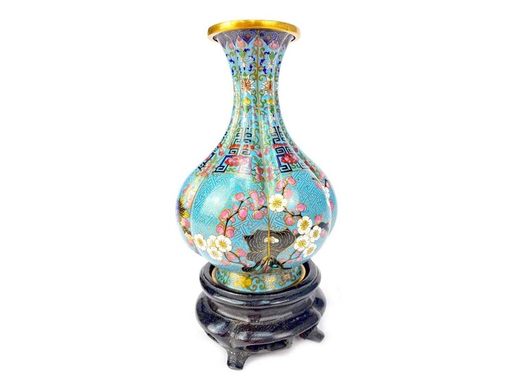 A CHINESE CLOISONNE VASE