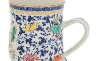 A Chinese Export Porcelain Teacup