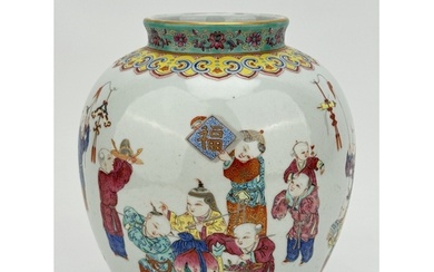 A Chinese Famille Rose jar, 17TH/18TH Century Pr. Size:(H22...