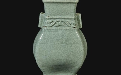 A Chinese "Guan"-type glazed vase, Fang Hu Yongzheng