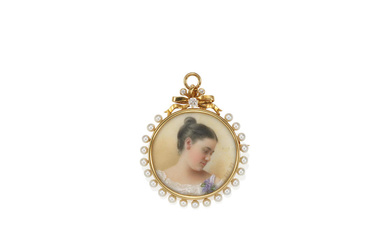 A GOLD, CULTURED PEARL AND DIAMOND PORTRAIT PENDANT BROOCH