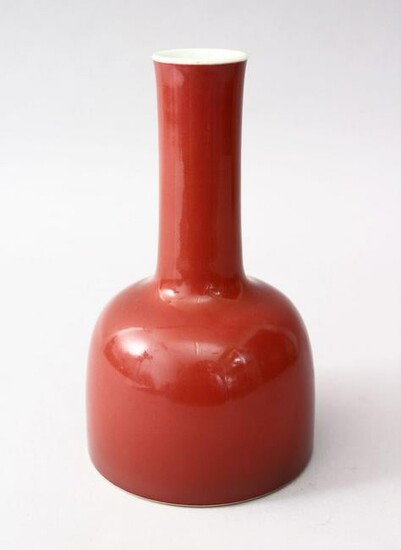 A GOOD CHINESE COPPER RED PORCELAIN BELL SHAPED VASE