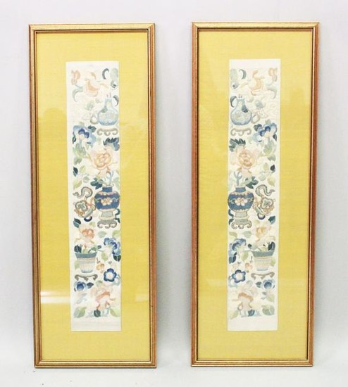 A GOOD PAIR OF 19TH / 20TH CENTURY CHINESE EMBROIDERED